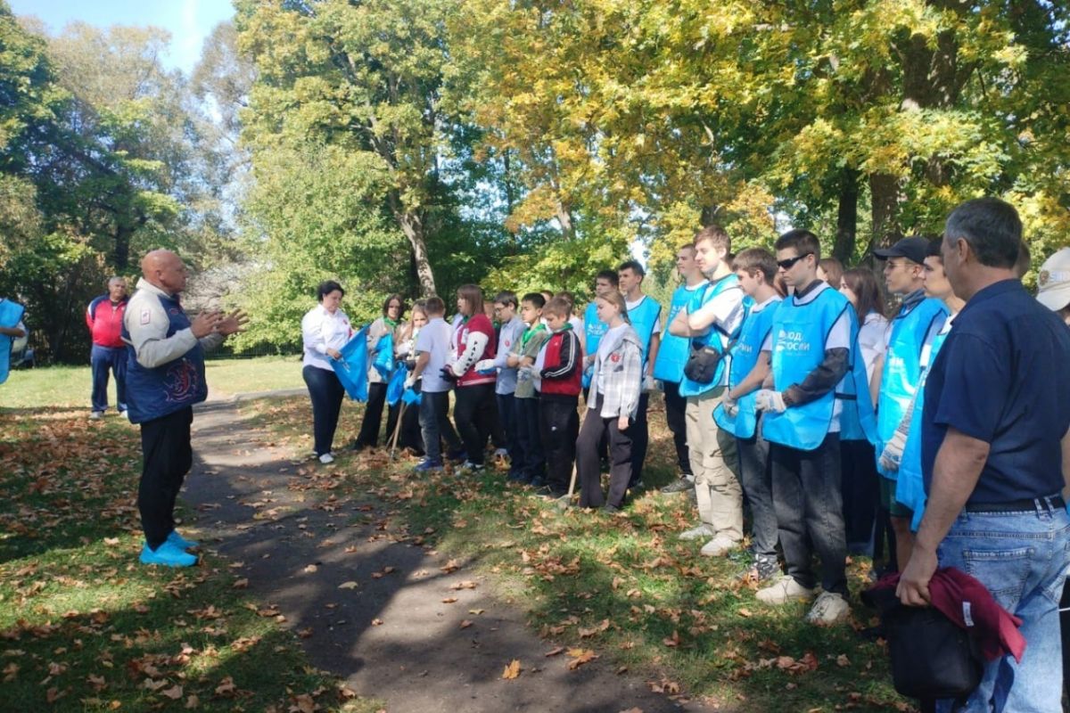 Координатор и активисты проекта «Чистая страна» приняли участие в экологическом субботнике на территории Музея-усадьбы В.И. Вернадского