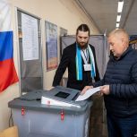 Депутаты госдумы голосуют на выборах губернатора Свердловской области