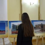 При поддержке «Единой России» в Екатеринбурге открылась фотовыставка «В объективе — память»