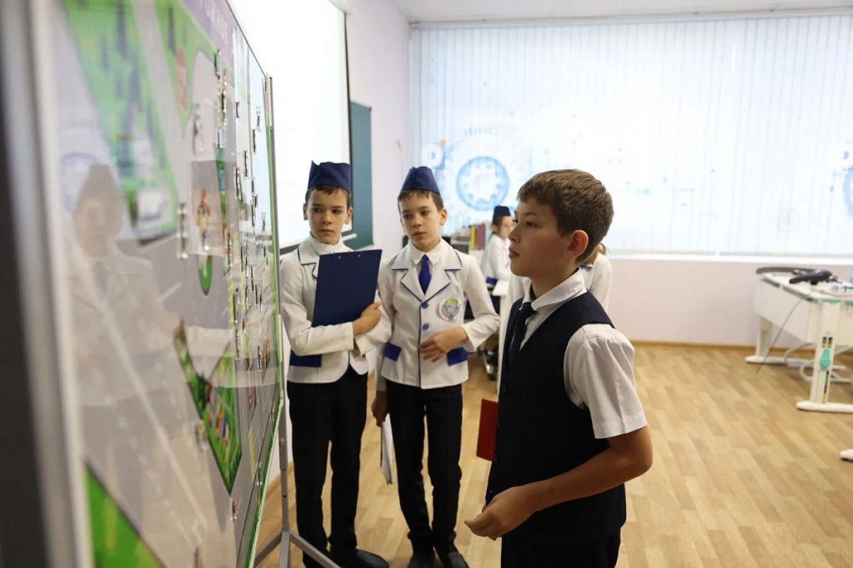 Астраханские школьники участвуют во всероссийской олимпиаде «Безопасные дороги»