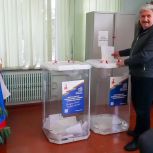 Секретарь на избирательном участке: Юрий Кузьменков отдал свой голос на выборах 2025