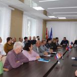 Партийные активисты, сторонники, секретари первичных отделений, члены местного политсовета, главы сельских поселений стали участниками форума Еткульского местного отделения партии «Единая Россия»