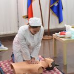 Для будущих медиков состоялся мастер-класс по оказанию первой медицинской помощи