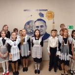 «Единая Россия» открыла в лицее Саратова мурал в честь выдающегося учёного