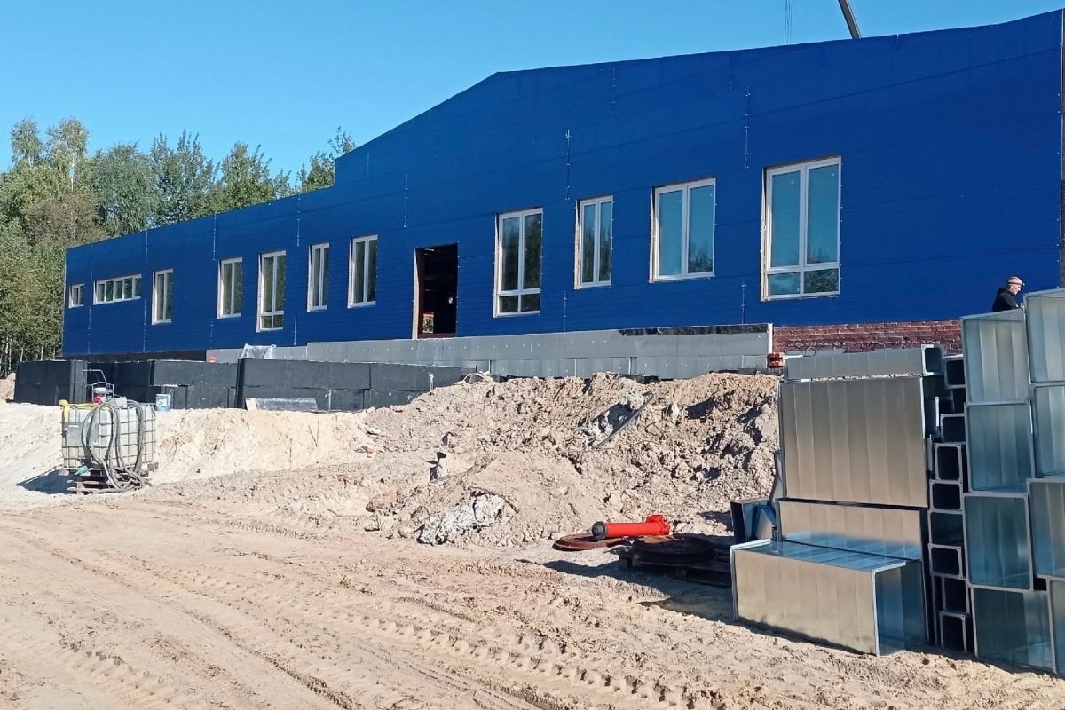 В Новозыбкове продолжается строительство спортивно-оздоровительного комплекса в рамках партпроекта «Детский Спорт»