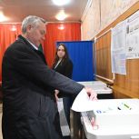 Андрей Травников принял участие в голосовании на выборах депутатов Законодательного собрания Новосибирской области и Совета депутатов Новосибирска