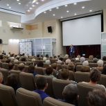 В рамках партпроекта «Старшее поколение» в Барнауле спели песни Иосифа Кобзона