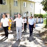 Депутат ЗСК Виктор Тепляков провёл выездное совещание в Центральном районе Сочи
