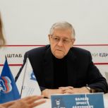 Эрнест Валеев выслушал обращения тюменцев на личном приеме