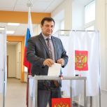 Шаг навстречу будущему: секретари реготделений «Единой России» проголосовали на избирательных участках