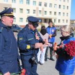 Единороссы провели акцию «Муаровая лента» в честь Дня окончания Второй мировой войны