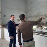 Депутат «Единой России» Александр Ремета провел мониторинг капитального ремонта дома культуры в Мартыновском районе