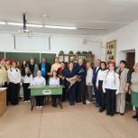 В школах Камчатки открыли «Парты Героя» в память о выпускниках — участниках СВО