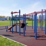 По народной программе «Единой России» в Новосибирске строят спортивную площадку