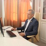 В голосовании принял участие депутат Госсовета республики Андрей Александров