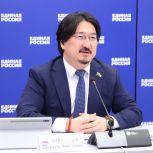 Бадма Башанкаев: Инициативы «Единой России» позволили переоснастить материально-техническую базу больниц в новых регионах
