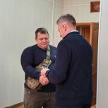 Ветерану СВО из Нижнеудинского района Ярославу Семаку вручили партийный билет «Единой России»