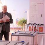 Валентин Суббот проголосовал на избирательном участке в селе Меленск