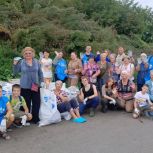 Сохраняя берега: во Владивостоке, единороссы провели экологический субботник