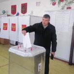 В Октябрьском районе проголосовал местный координатор партийного проекта «Единой России» «Культура малой Родины», член местного политсовета Владимир Толкачев