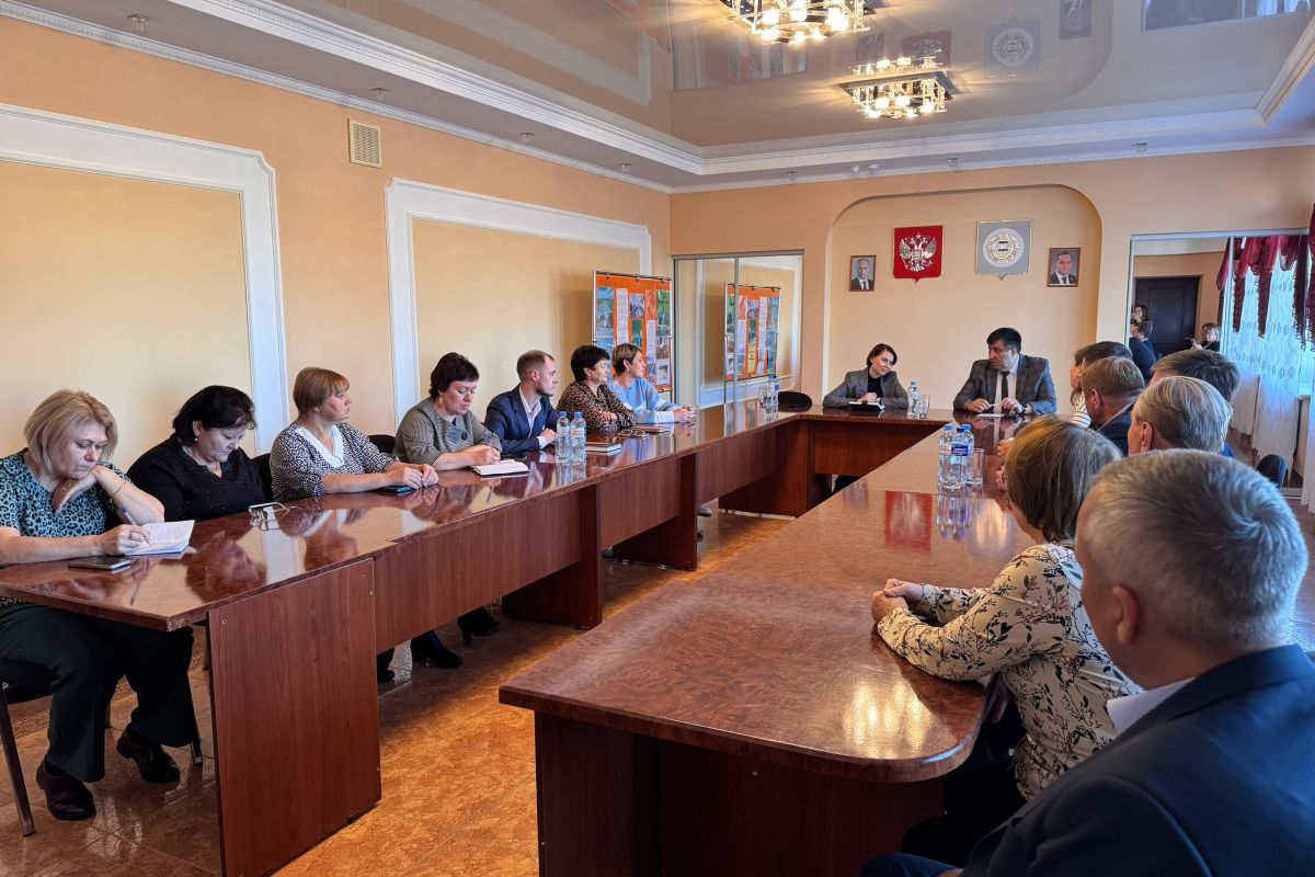 Юлия Оглоблина поблагодарила партактив за активную гражданскую позицию