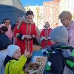 «Единая Россия» организовала путешествие в этносквер для многодетных семей Нового Уренгоя