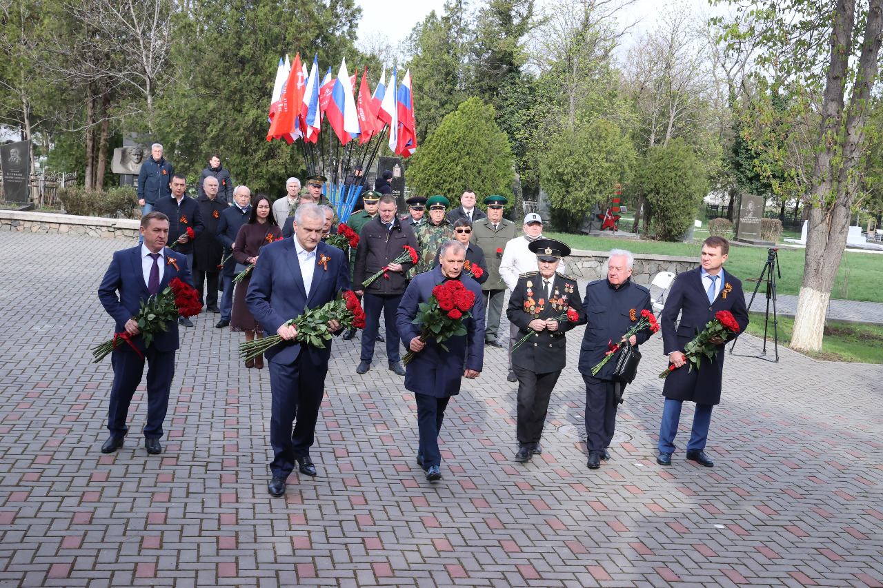 День освобождения симферополя. Годовщина освобождения Симферополя. День освобождения Крымс. День освобождения Симферополя от немецко фашистских захватчиков. 13 Апреля день освобождения Симферополя.