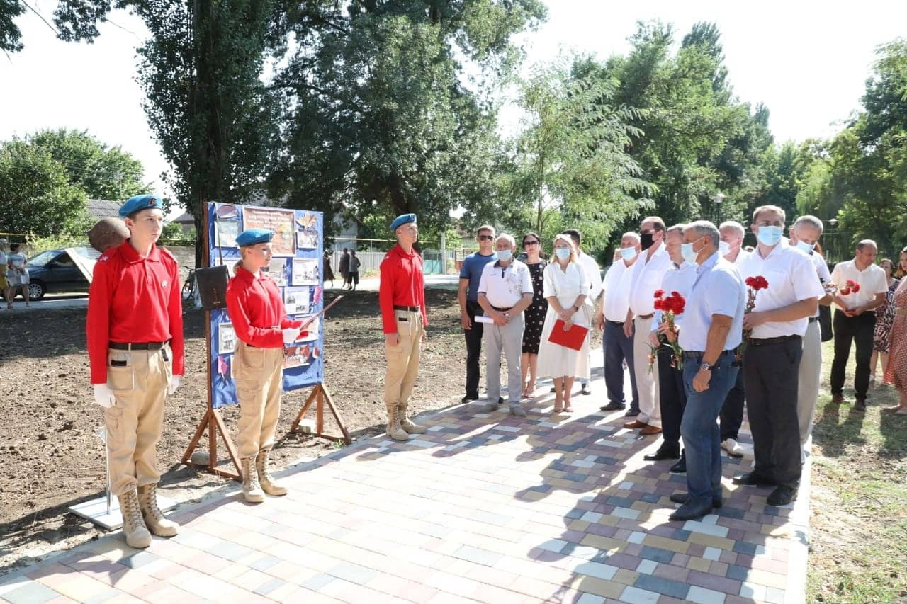 Вакансии нижнегорский. Посёлок Нижнегорский депутат улицы Крымской. Колхоз" за мир" Крым Нижнегорский район. Встреча граждан Нижнегорский район. Константинов в Нижнегорском районе сегодня