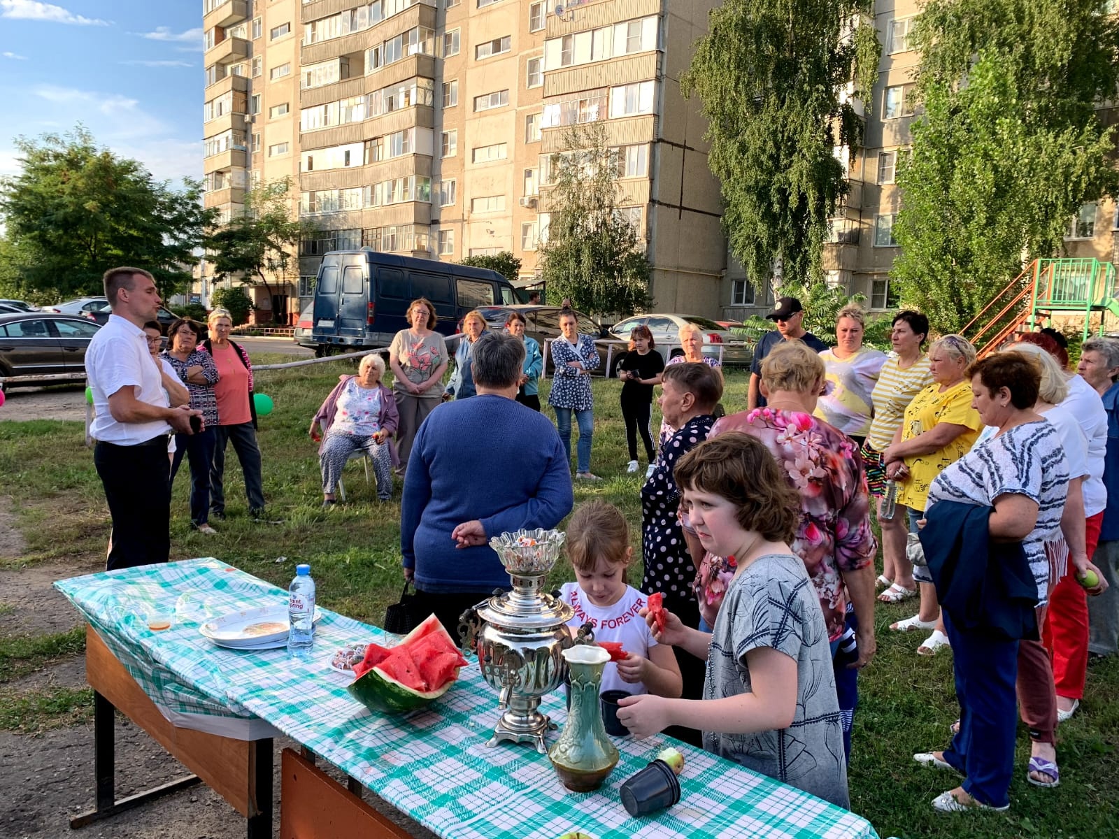 Во дворах Тамбова продолжают праздновать Яблочный Спас