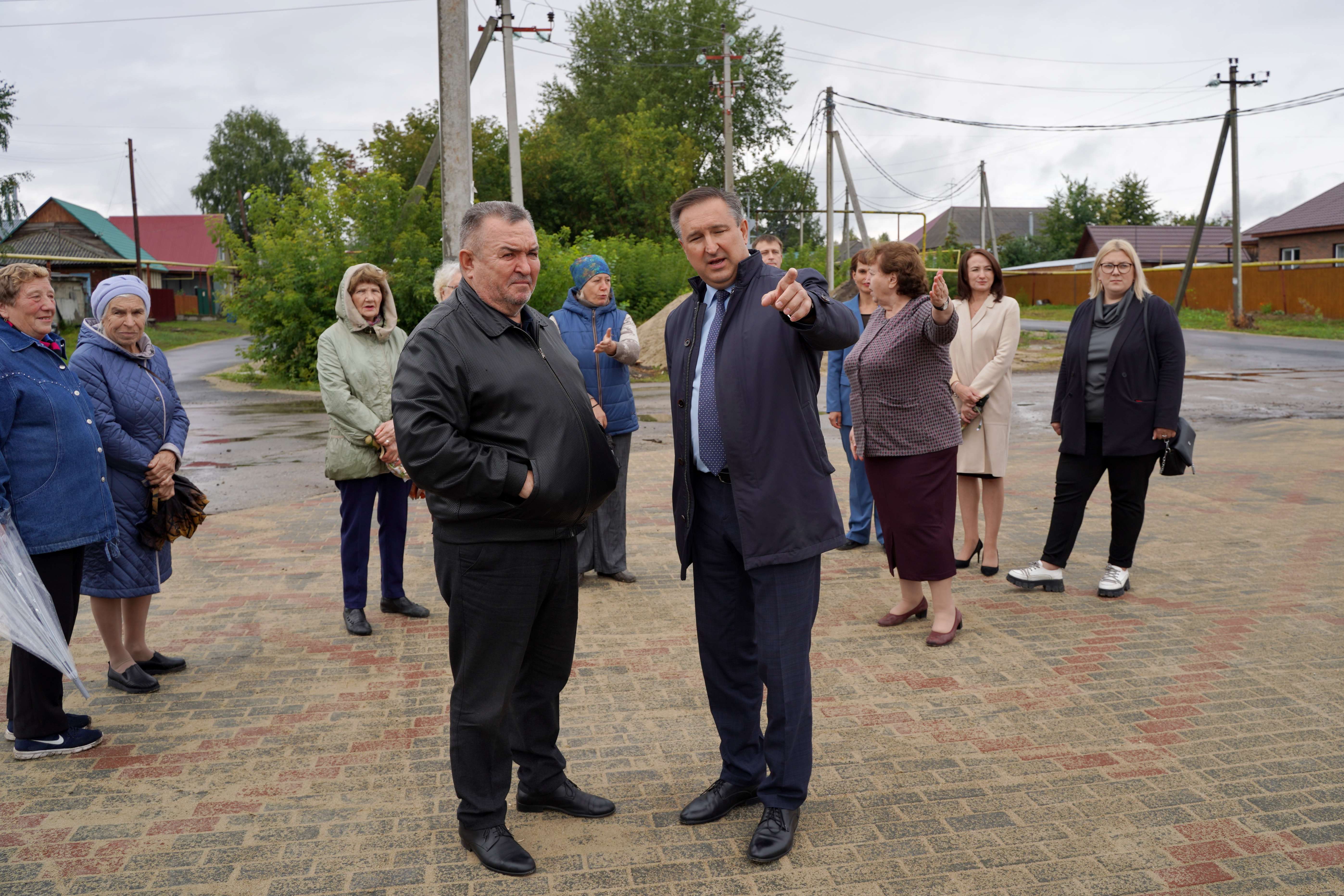 Городская среда»: в Колывани благоустраивают «Аллею на Московской»