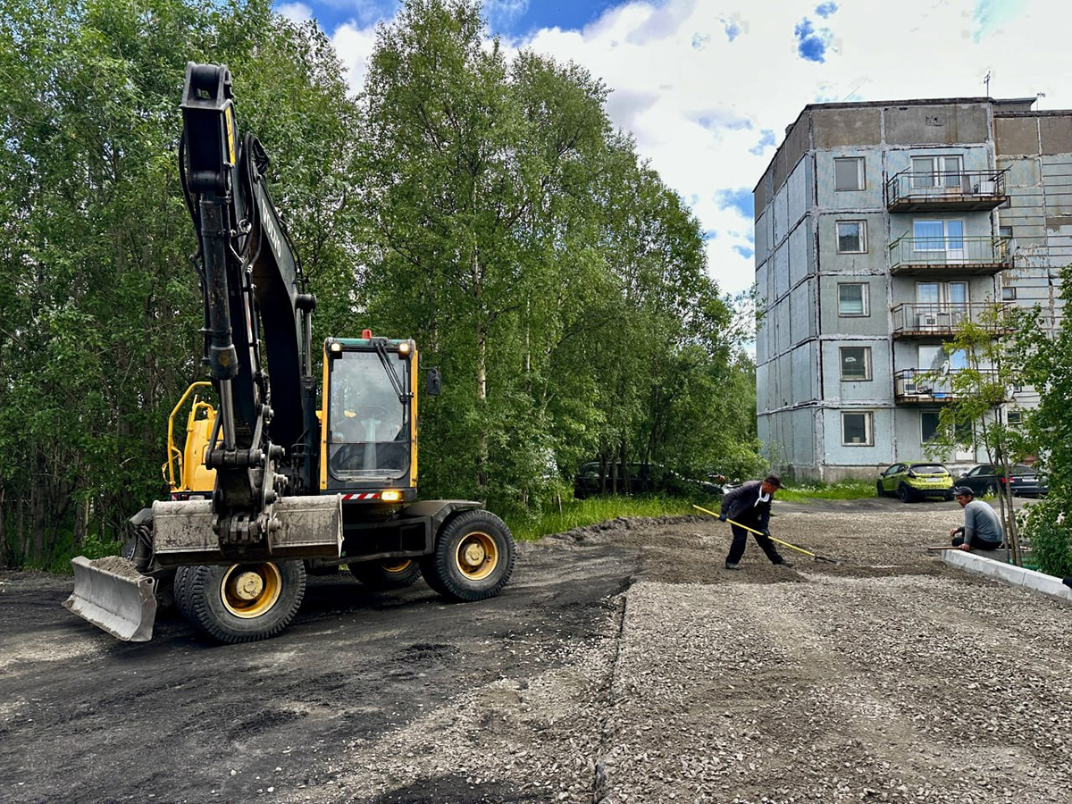 Активисты «Единой России» оценили качество ремонтов в Печенгском округе и Мончегорске