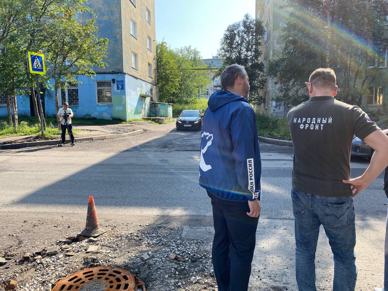 Мониторинговая группа проконтролировала ход дорожных работ в Мурманске. В ее составе – депутаты и представители исполнительной власти