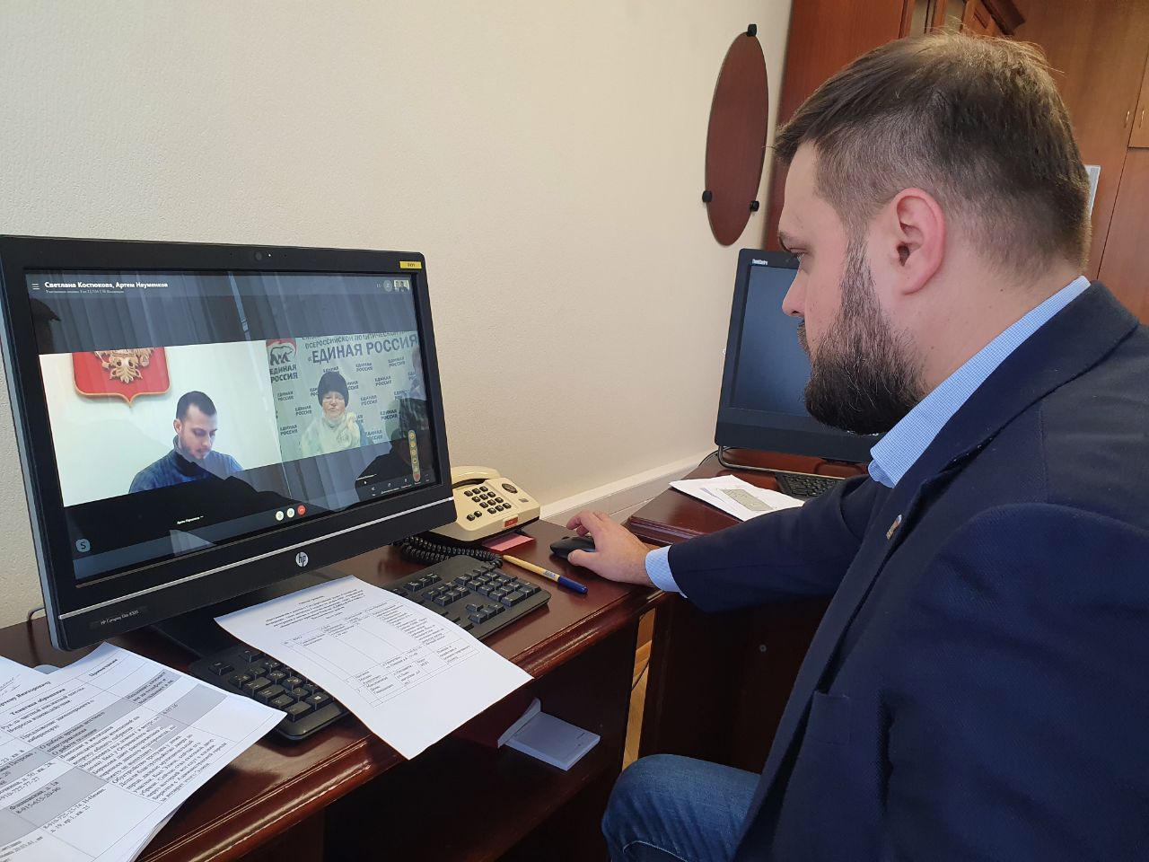 Артем Туров провел дистанционный прием граждан в Смоленске