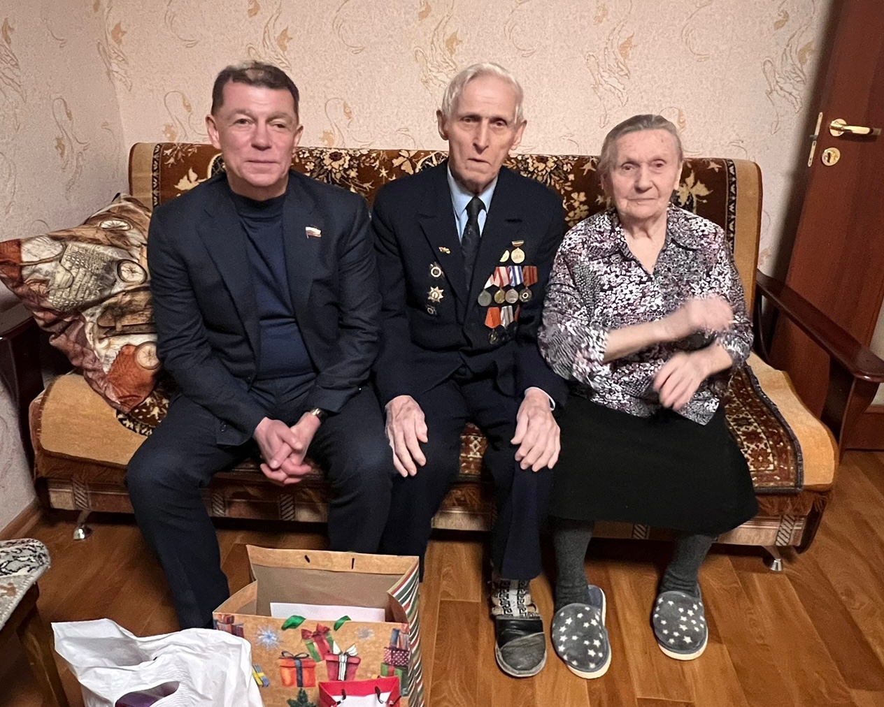 Максим Топилин поздравил с Новым годом ветеранов