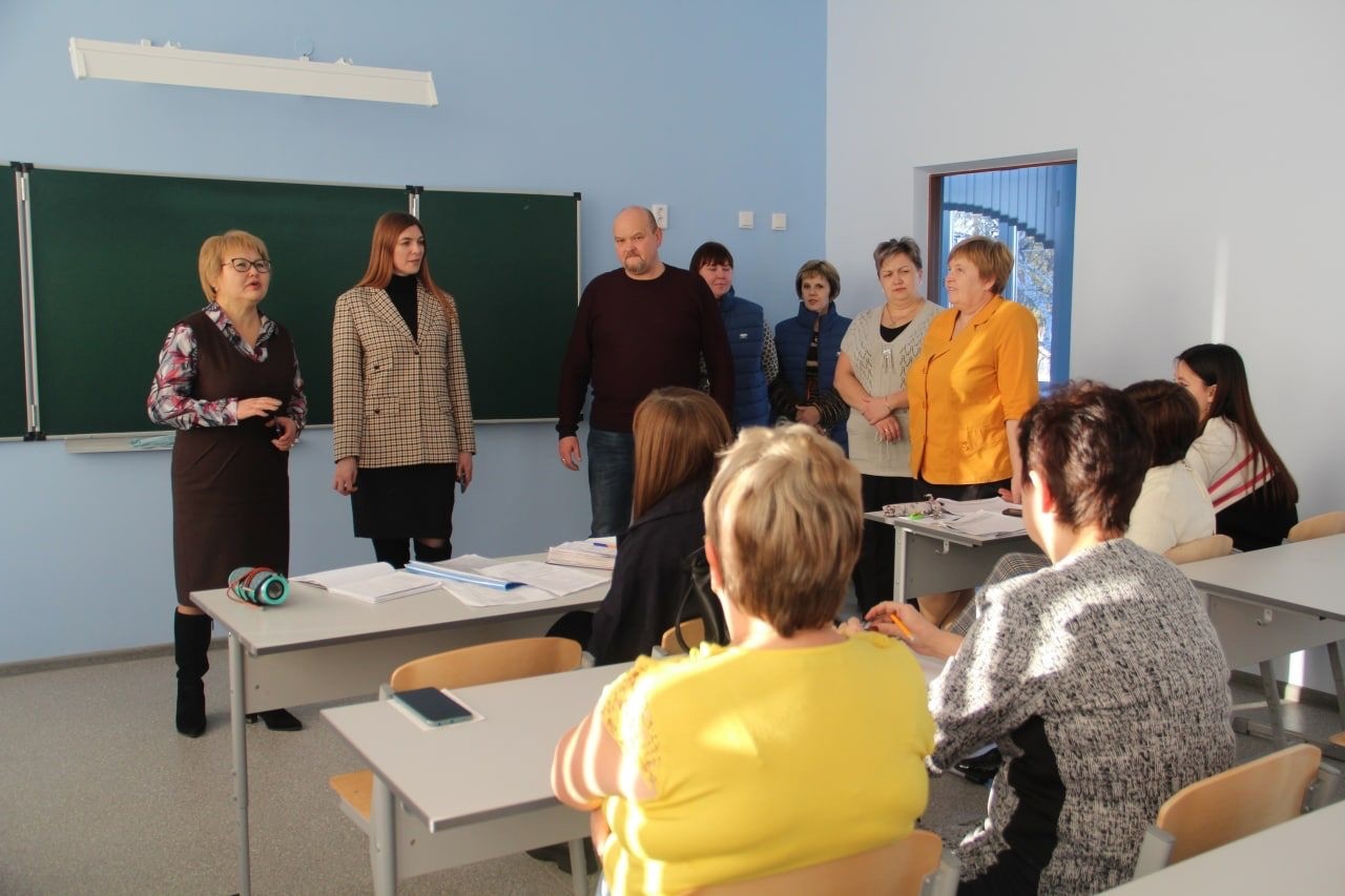 Школу Бузулукского района посетил партийный десант