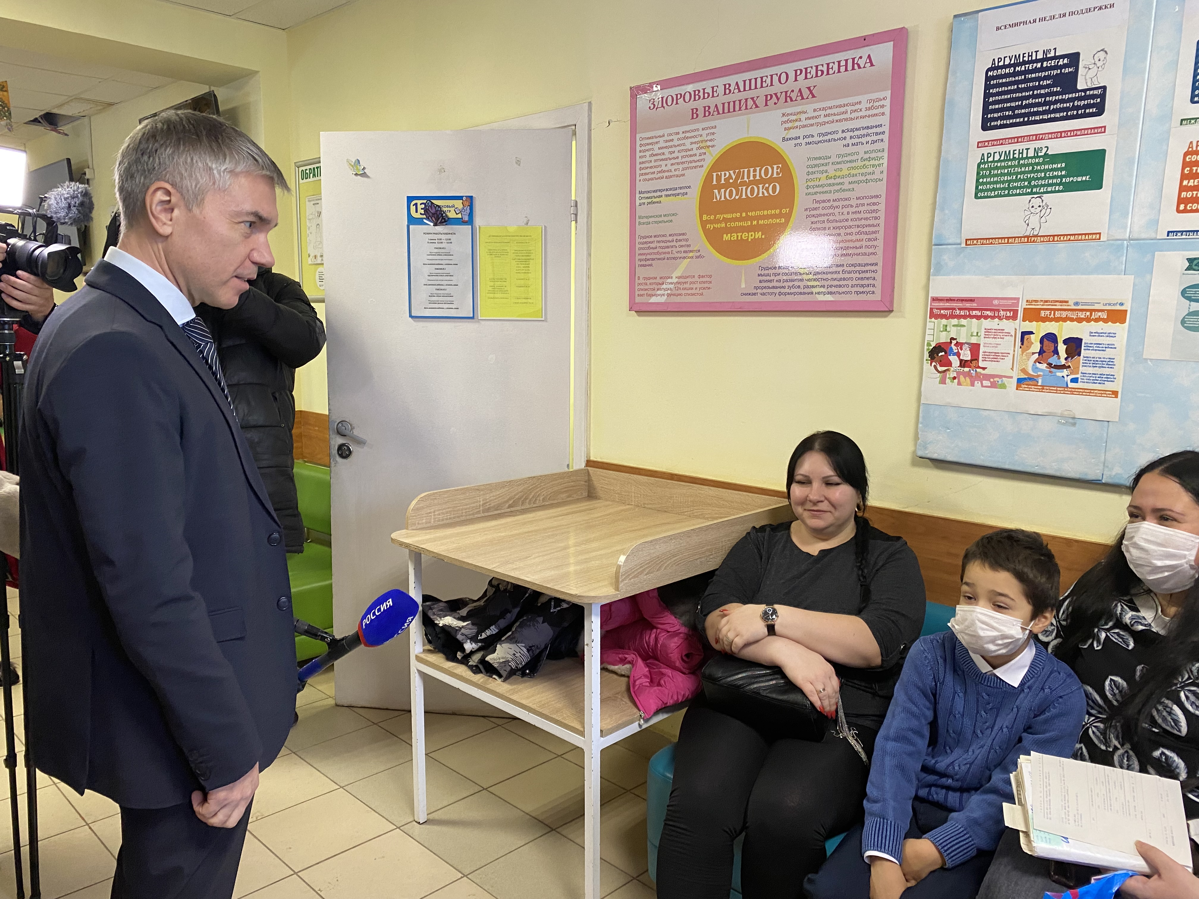 «Партийный десант» в регионе оценил новую поликлинику в Новоусманском районе