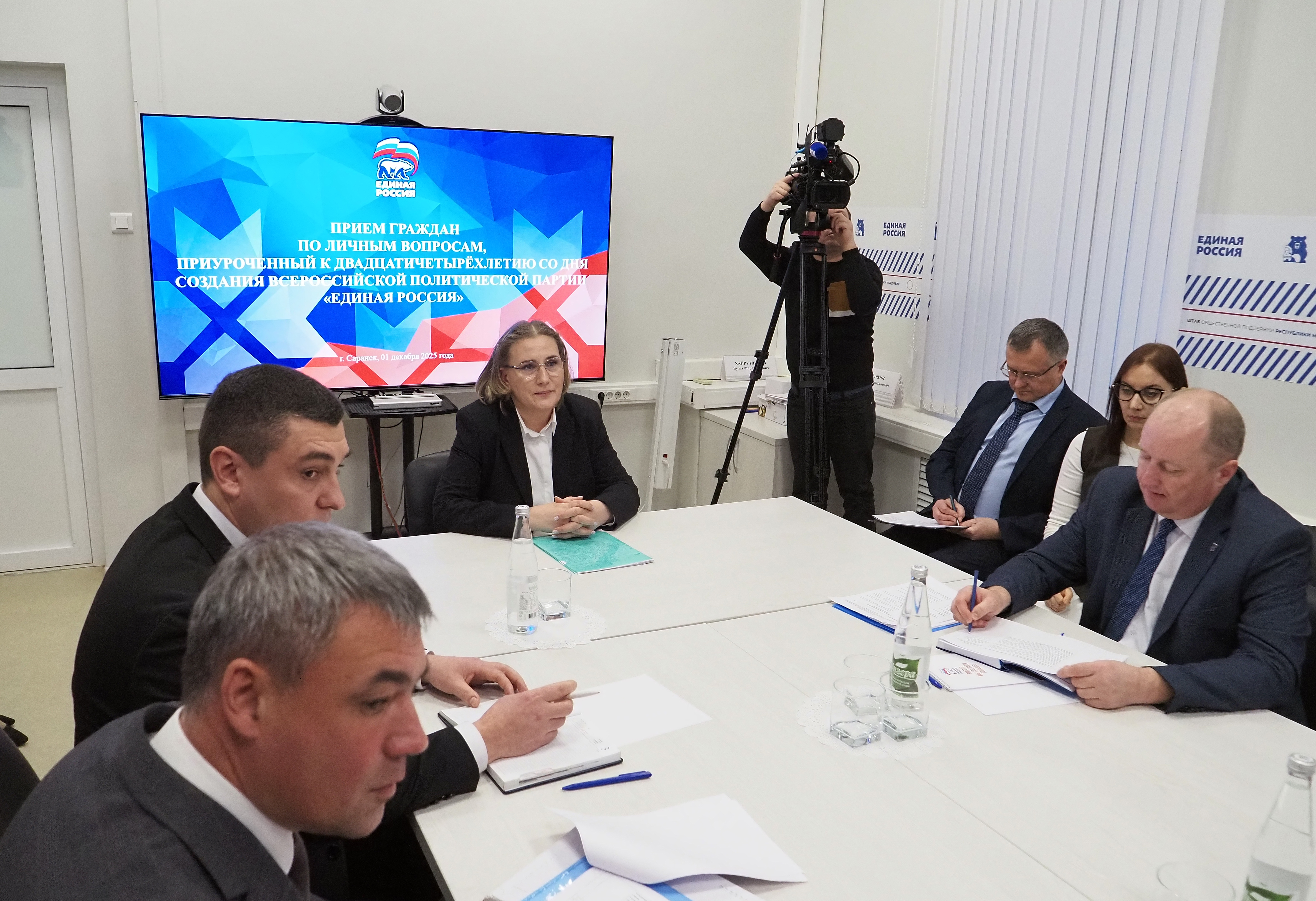 Вопросы ЖКХ, строительства и ремонта дорог обсудил Артём Здунов с жителями Мордовии на приёме по личным вопросам