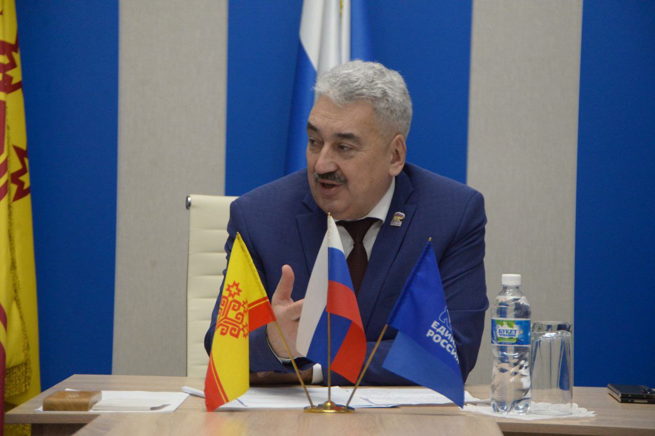 Леонид Черкесов провёл приём граждан в день рождения «Единой России»