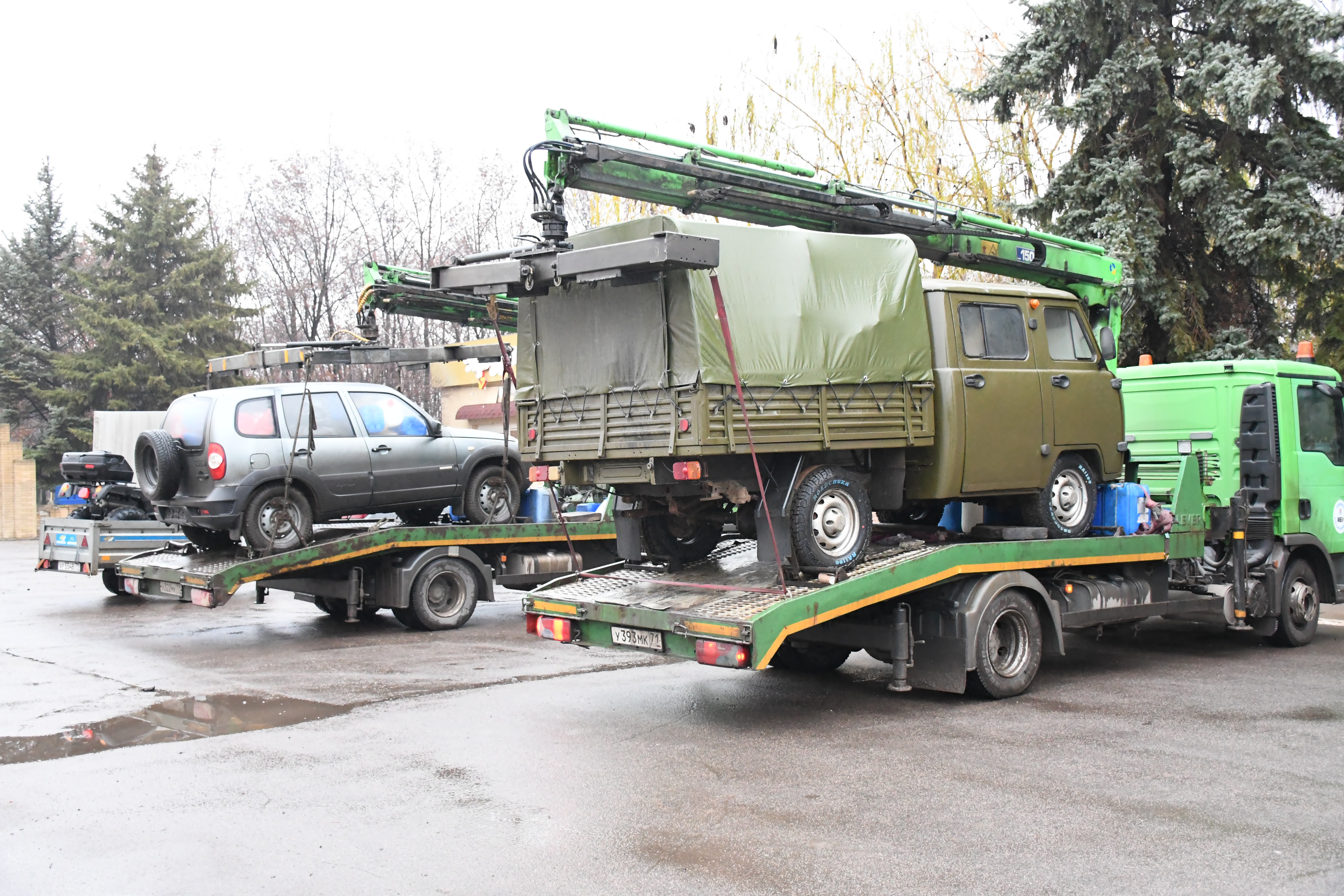 Делегация «Единой России» из Новомосковска Тульской области передала гумпомощь в Первомайск