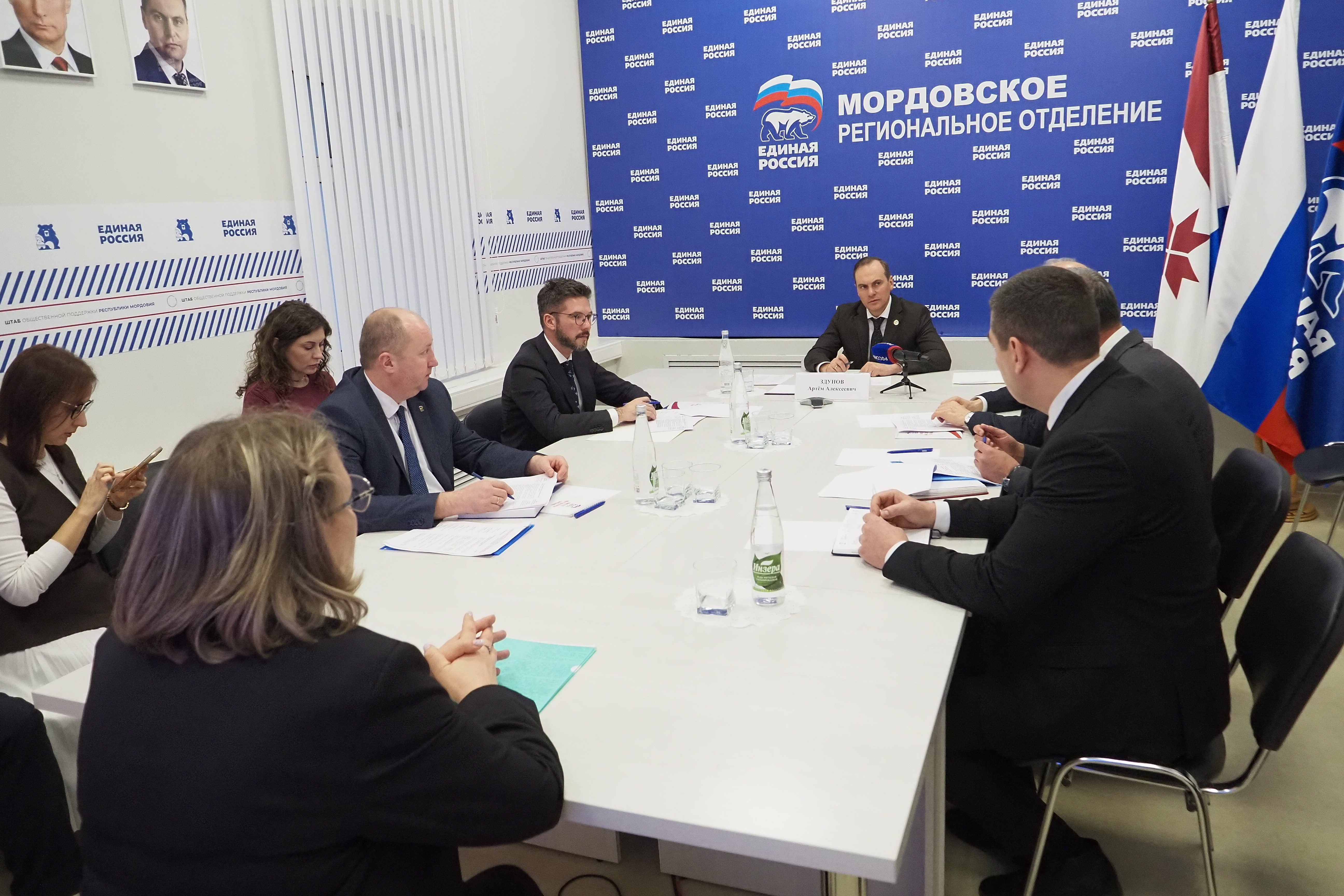 Вопросы ЖКХ, строительства и ремонта дорог обсудил Артём Здунов с жителями Мордовии на приёме по личным вопросам