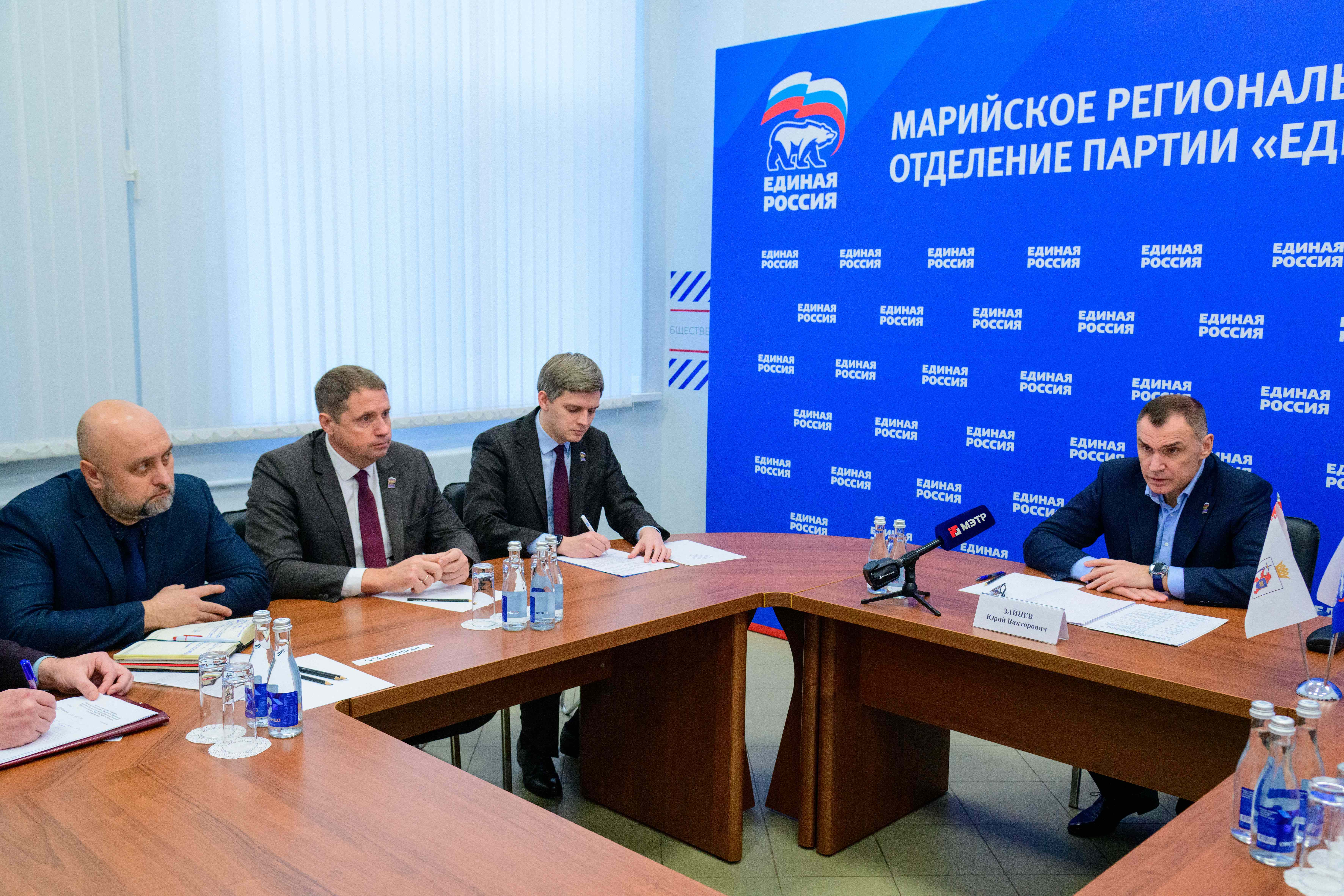 Глава Республики Марий Эл, секретарь регионального отделения «Единой России» Юрий Зайцев провёл приём граждан