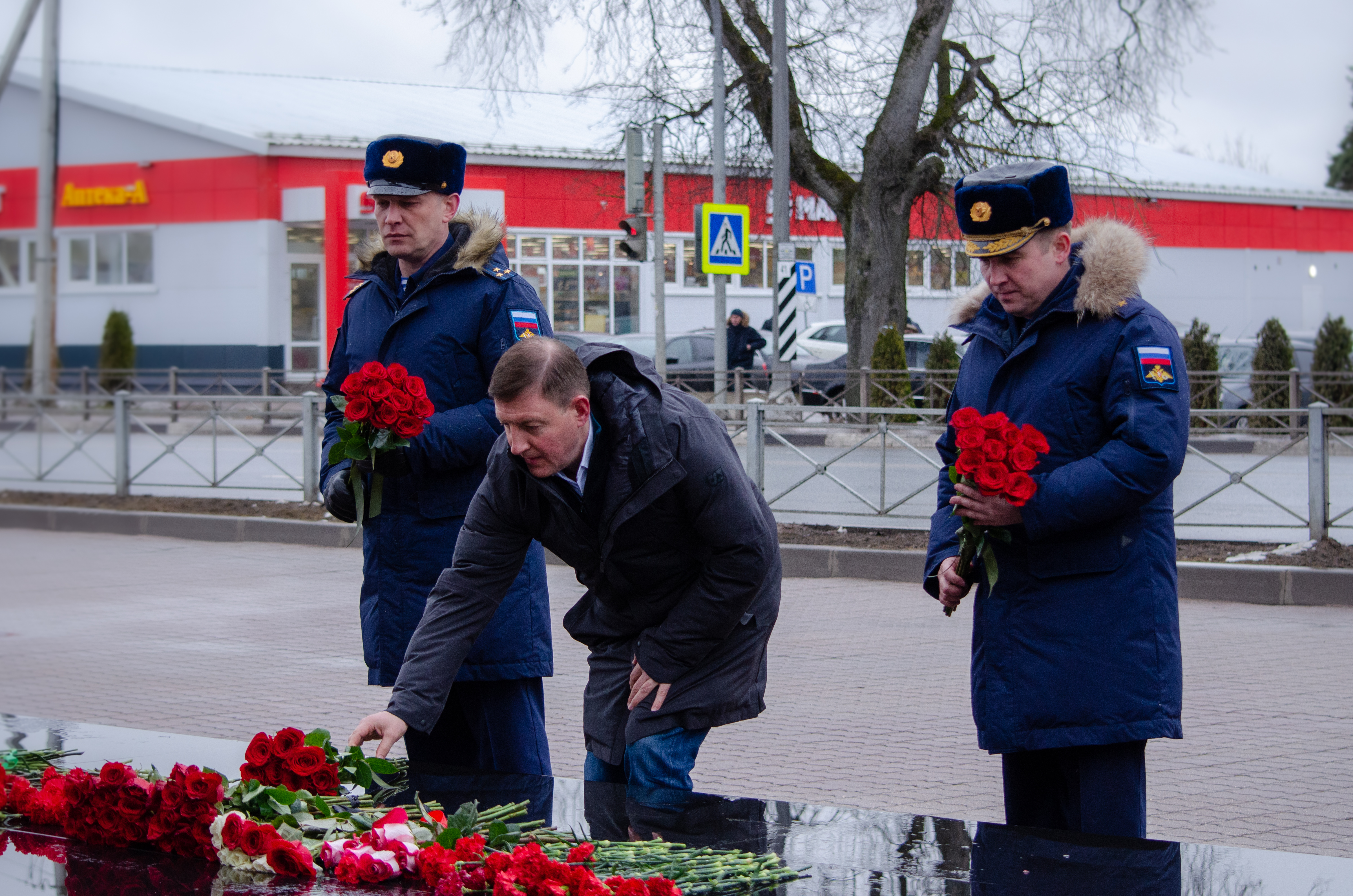 Памяти десантников. Орлецы Псков кладбище 6 рота. Годовщина гибели 6 роты. Кладбище Орлецы Псков десантники 6 рота. Годовщина смерти Псковского десанта.