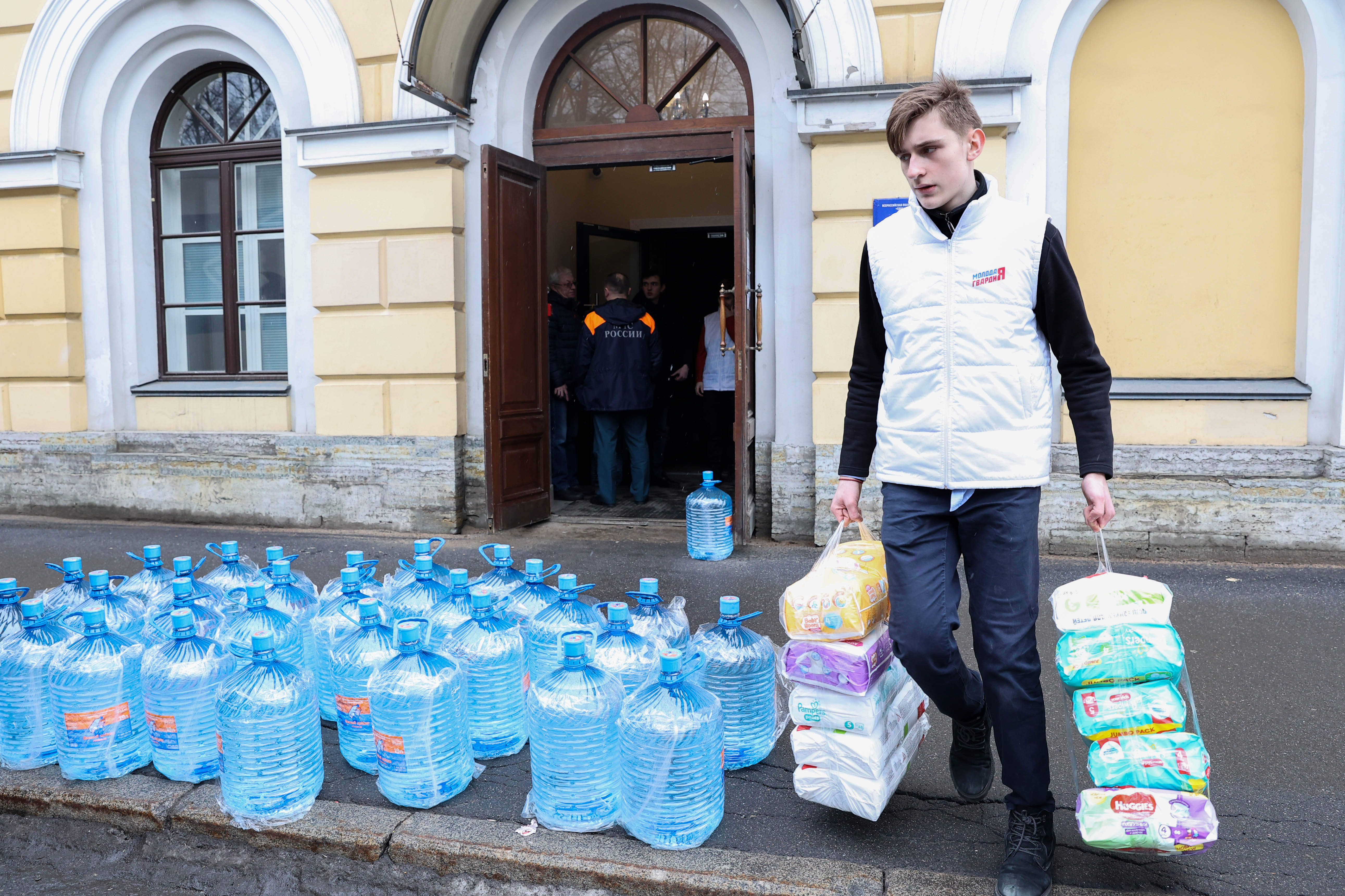 Гуманитарная помощь для эвакуированных жителей Донбасса. Санкт-Петербург