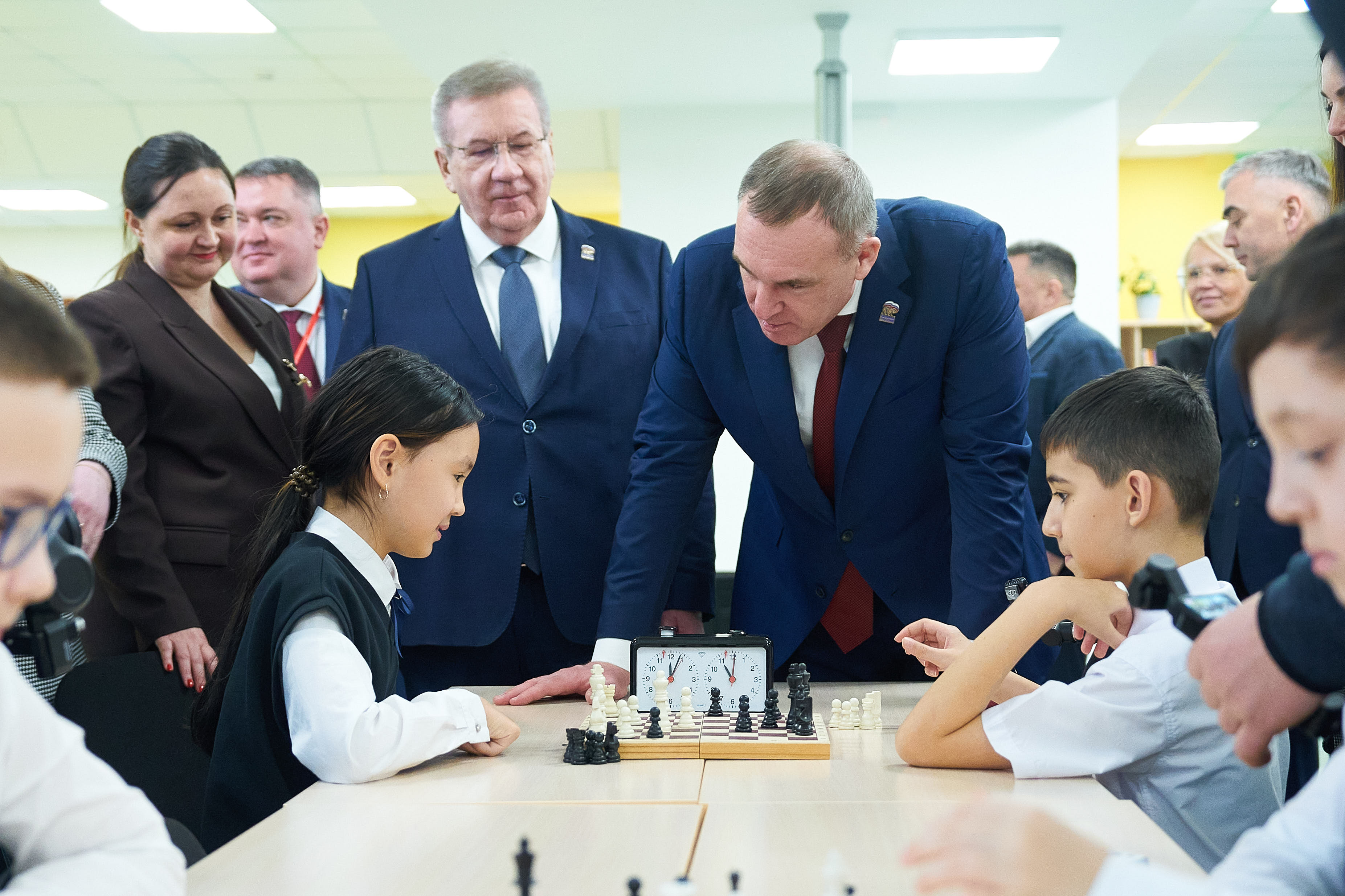 Руслан Кухарук и Борис Хохряков проинспектировали объекты «Карты развития Югры» в Нижневартовске