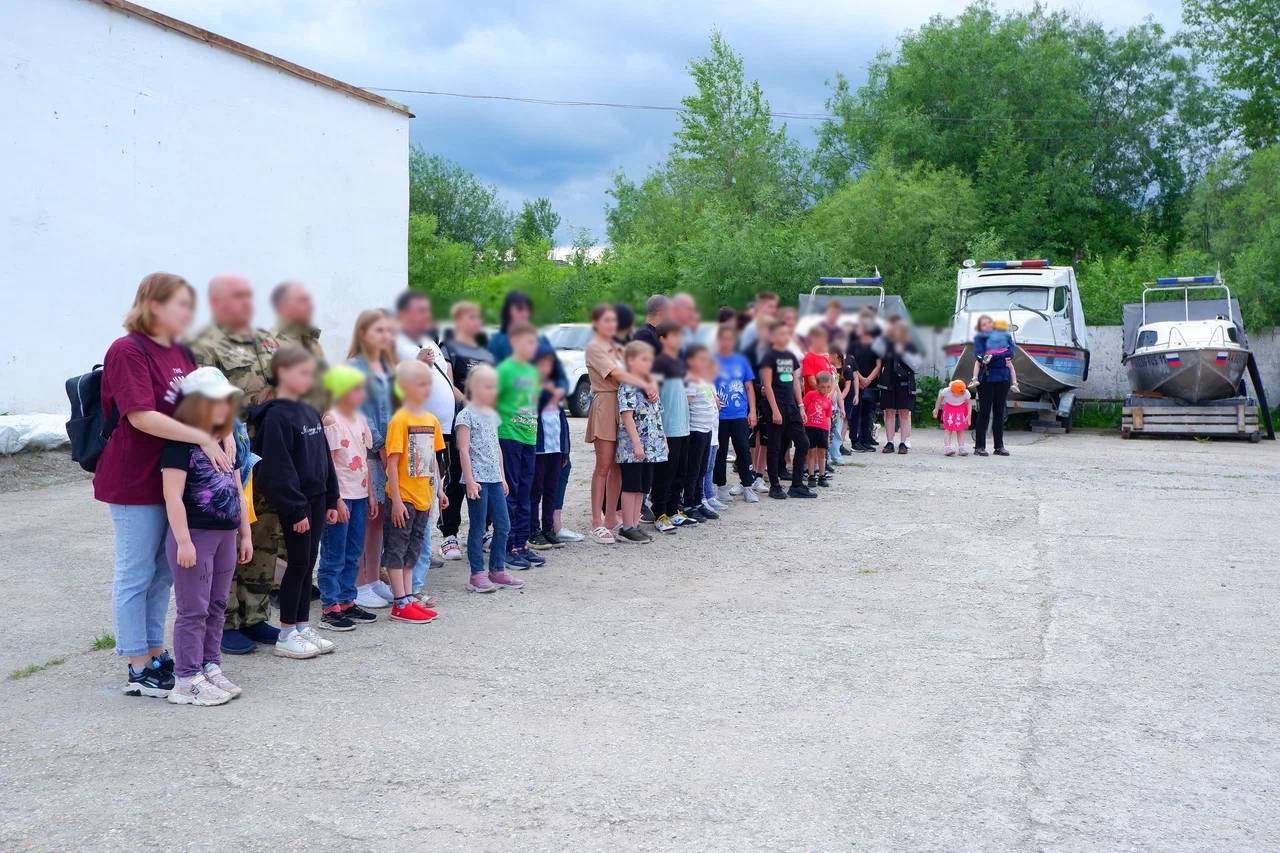 Поддержим семьи Zащитников»: ко Дню семьи, любви и верности для семей  Сыктывкара провели спортивный конкурс