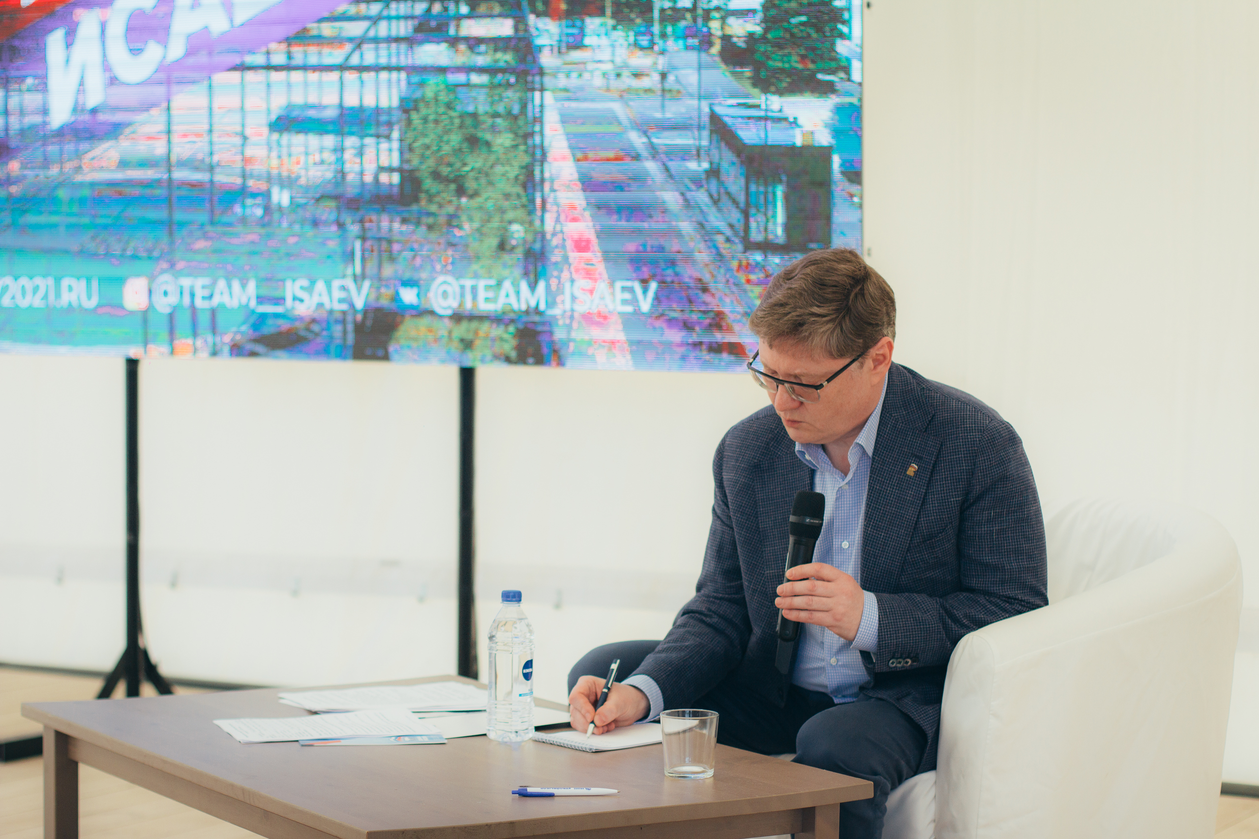 Депутат Госдумы РФ Андрей Исаев отчитался о работе перед жителями Удмуртии