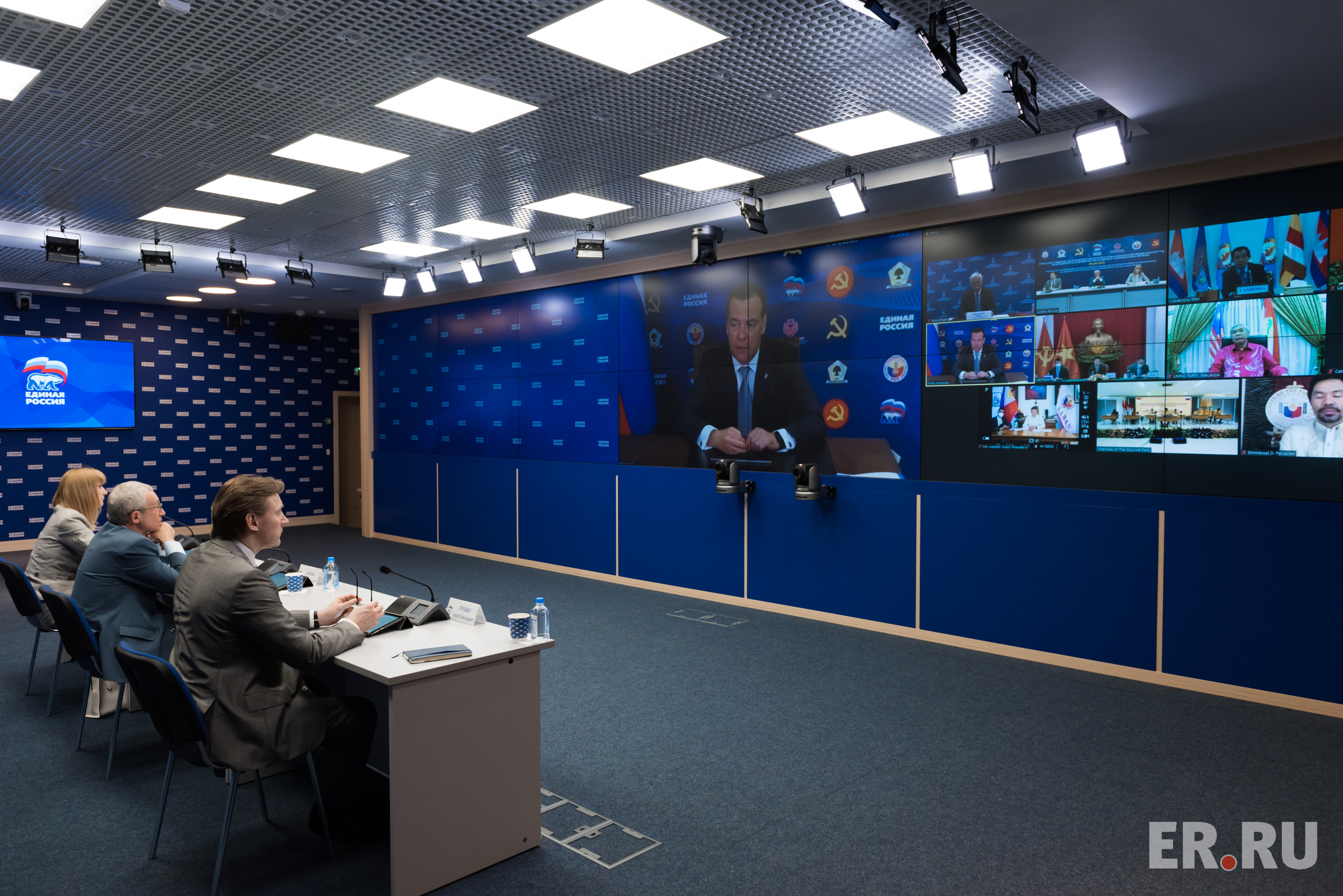 Круглый стол «Роль ответственных политических сил России и стран
АСЕАН в укреплении архитектуры безопасности и сотрудничества в
Азиатско-Тихоокеанском регионе»