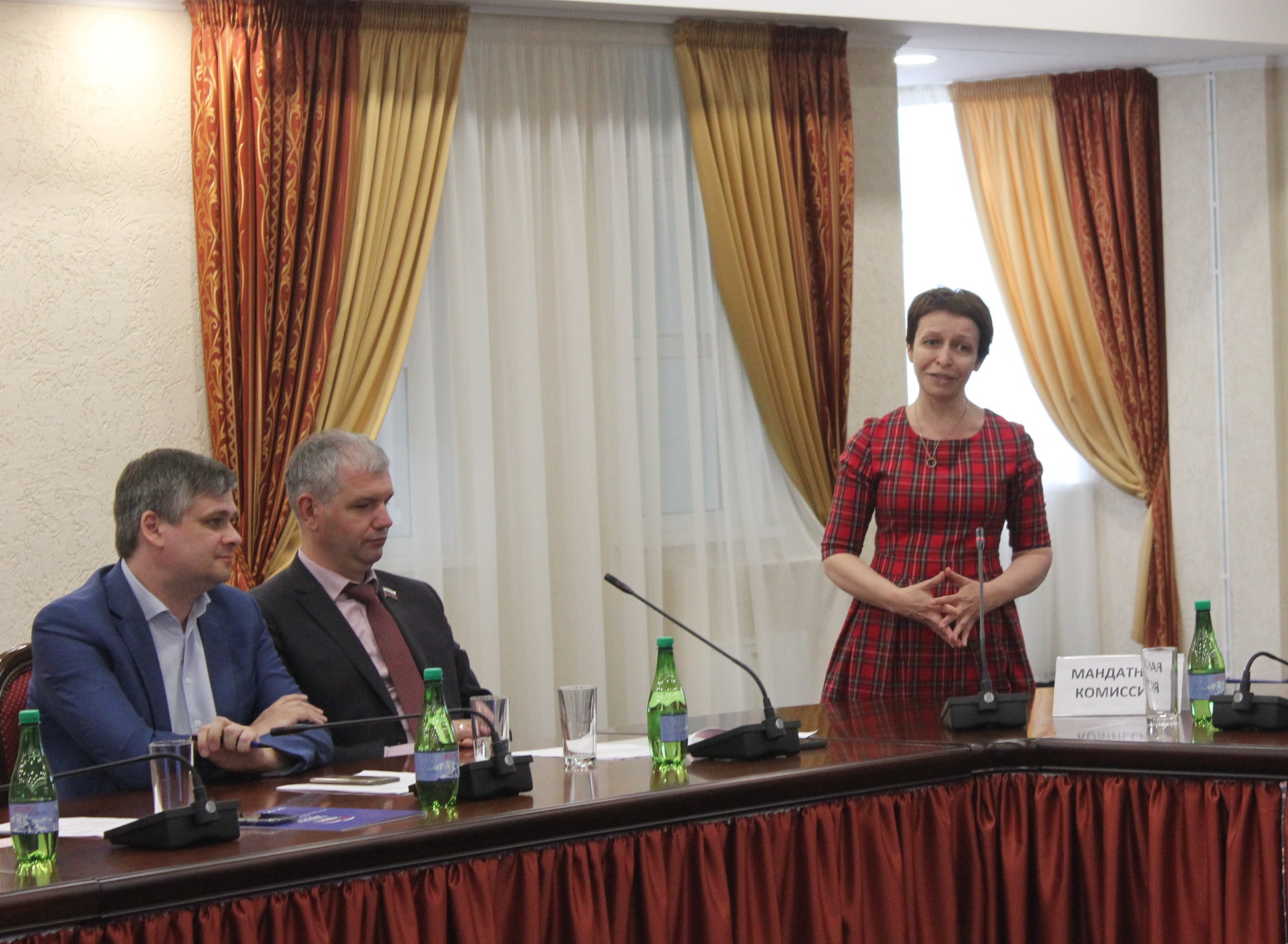 Выступает победитель предварительного голосования по городскому округу "Портовый" Елена Кислякова