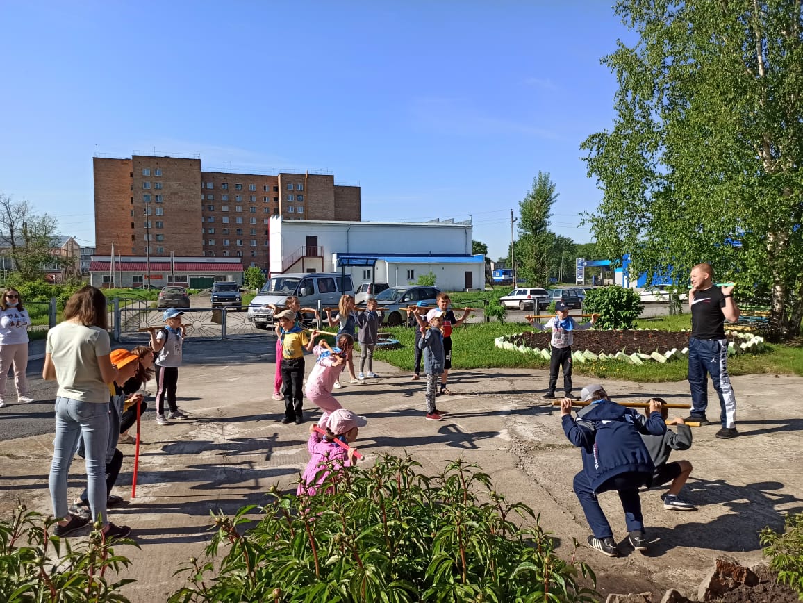 В Назарово состоялась акция "Один день с социальным работником"
