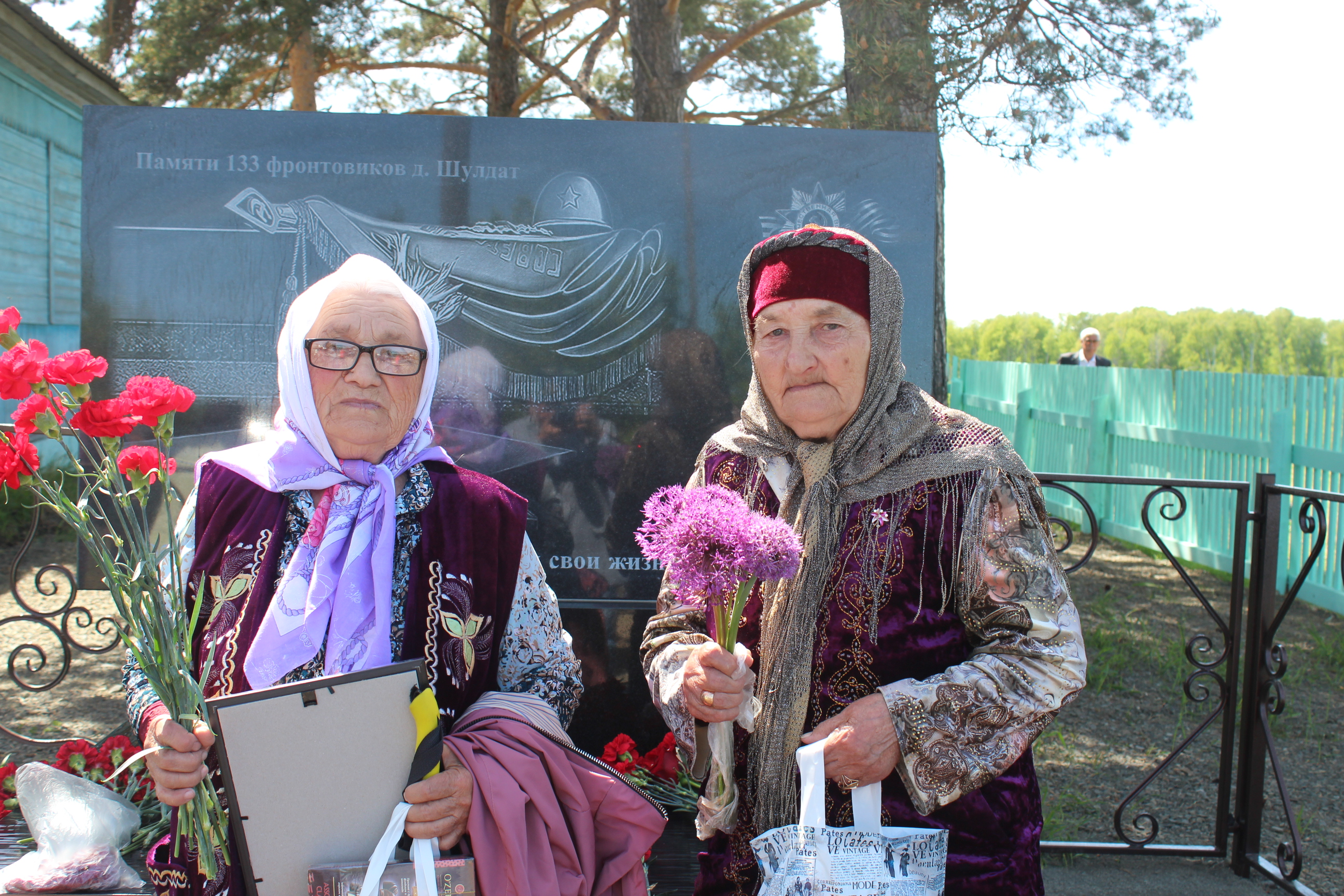 В День России в Боготольском районе в деревне Шулдат открыли памятную стелу фронтовикам
